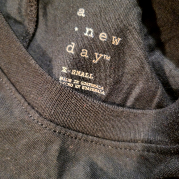 🎯nwt a new day Black longsleeve tee - Picture 5 of 6